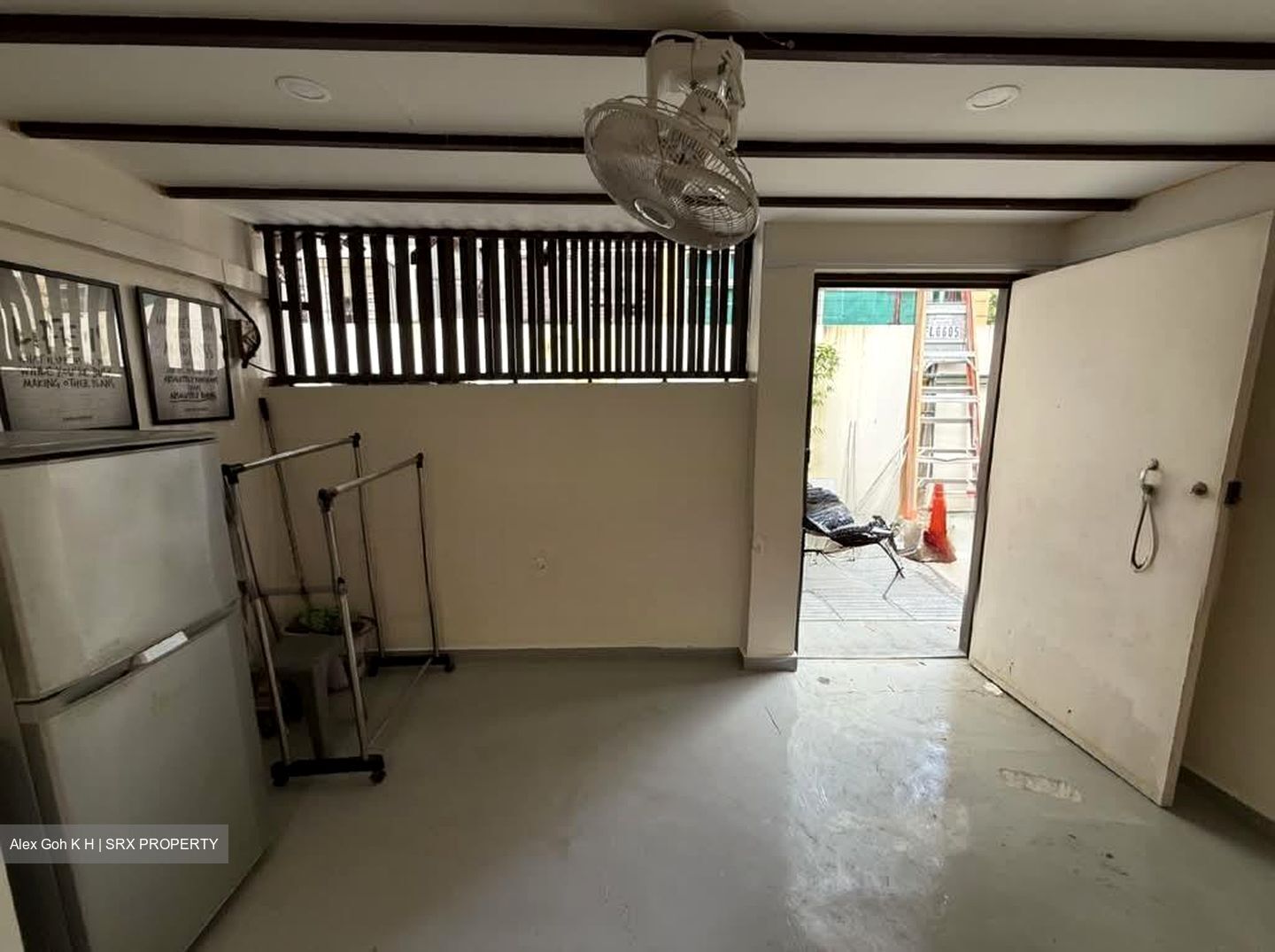 Crane Road (D15), Terrace #549137321